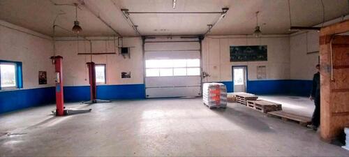 Foto - Kfz Werkstatt Halle 216 qm - 1.296,00&nbsp;EUR Kaltmiete, ca.&nbsp; 6,00&nbsp;m&sup2;
