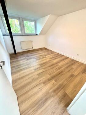 Foto - 3-Zimmer Dachgeschoss Wohnung saniert ab 01.06.2026