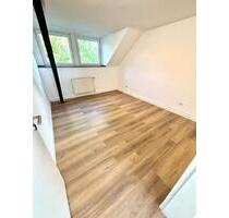 3-Zimmer Dachgeschoss Wohnung saniert ab 01.06.2026 - Krefeld