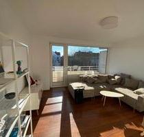 Von Privat: 2-Zimmer-Wohnung mit Balkon und Weitblick, 4. OG, TG - Hamburg Eppendorf