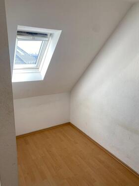 Foto - Dachzimmer klein 5 Stock - 350,00&nbsp;EUR Kaltmiete, ca.&nbsp; 6,00&nbsp;m&sup2;