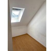 Dachzimmer klein 5 Stock - 350,00&nbsp;EUR Kaltmiete, ca.&nbsp; 6,00&nbsp;m&sup2; in Frankfurt am Main (PLZ: 60316) Nordend Ost