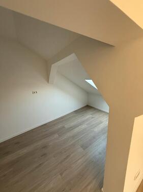 Foto - 3-Zimmer-Wohnung, 95 qm– Neu saniert, zentral