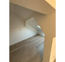 3-Zimmer-Wohnung, 95 qm– Neu saniert, zentral - Hof Altstadt