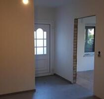 Hochwertig kernsanierte 4-Zimmer-Erdgeschosswohnung mit Garten - Großenkneten