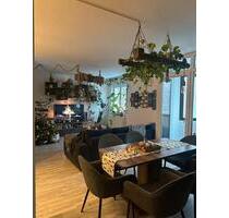 sonnige und moderne 4-Raum Wohnung mit neuwertiger Einbauküche - Chemnitz Bernsdorf