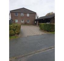 3 Zimmer 82 m² Erdgeschoß-Wohnung mit Garten, Terrasse + Carport - Brande-Hörnerkirchen