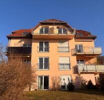 Charmante Dachgeschosswohnung mit Galerie und Balkon - Radebeul