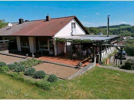 Foto - Ruhig gelegene Doppelhaushälfte im Grünen in Dittwar