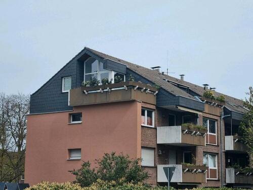 Foto - 3,5 Zimmer Dachgeschosswohnung mit Balkonen in zentraler Lage