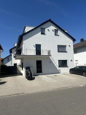 Foto - Sanierte 3-Zi-Wohnung 87 m² mit großem Balkon — A-Klasse, 2 Min Bahnhof