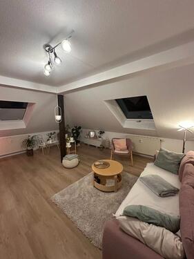 Foto - Wunderschöne 2 Zimmer-DG Wohnung in DD-Naußlitz ab 01.12.2025