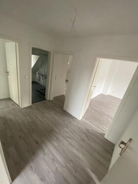 Foto - Kernsanierte helle 3,5 Zi.-Wohnung in ruhiger Lage HombergMoers