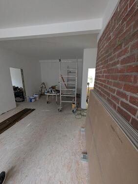 Foto - Wohnen wie im eigenen Haus – soeben kernsanierte 4-Zimmer-Wohnung