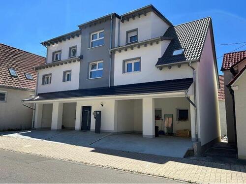 Foto - 4 Zimmer Wohnung mit Terrasse und Balkon im EG