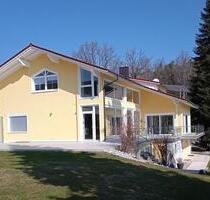 HausVilla mit Einliegerwohnung und Appartement - Viechtach