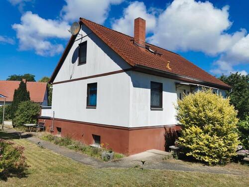 Foto - Provisionsfrei: Einfamilienhaus mit Terrasse, Garten und Keller