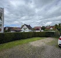 PKW Stellplatz Freiburg Hochdorf Hieberainle - Freiburg im Breisgau Brühl