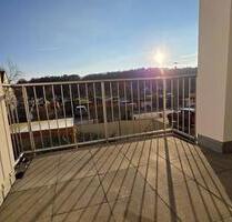Helle, freundliche 3-Zi-Whg. mit Balkon am Ortsrand, ruhige Lage - Strullendorf