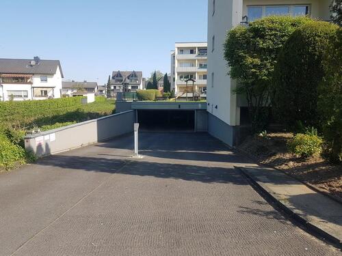 Foto - Tiefgaragenstellplatz - 79,00 EUR Miete,