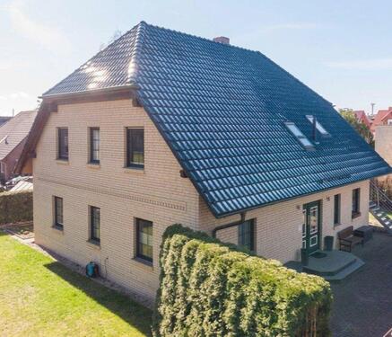 Foto - Platzwunder mit Einliegerwohnung&Sauna–Top-Anbindung nach HGW&B