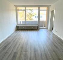 Für SPORTLICHE 3. Etage ohne Aufzug - LAMINAT - FRISCH RENOVIERT - große Küche * XL Wohnzimmer - Kaiserslautern Engelshof