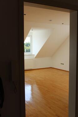 Foto - Dachgeschosswohnung 65 m² - 550,00 EUR Kaltmiete,