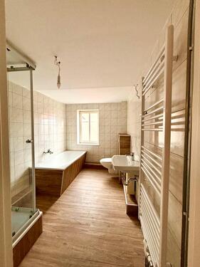 Foto - 3 o. 4 Raumwohnung, frisch renoviert, neue EBK, neues Bad