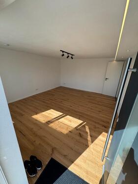 Foto - Thai-Massage Physiotherapie NagelstudioArbeitnehmerwohnheim