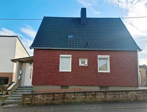 Foto - Familientraum mit Garten, freistehendes Einfamilienhaus