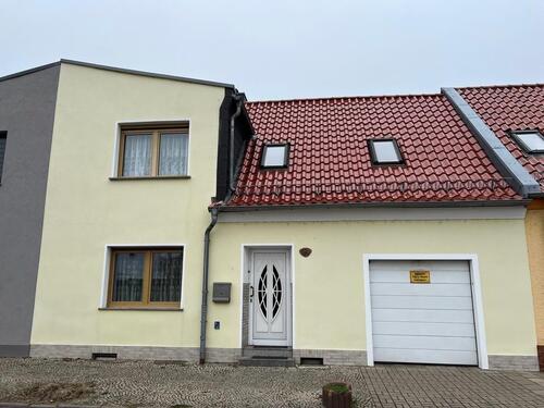 Foto - Reihenmittelhaus mit Garage,Innenhof und Garten
