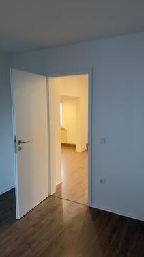 Foto - 5 Zimmer Wohnung mit Balkon, Garten & Parkplatz zu vermieten