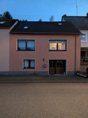 Foto - Mehrfamilienhaus großes Einfamilienhaus – 180 m² Wfl., 1.220 m²