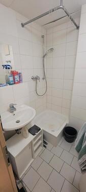 Foto - schönes,ruhiger Zimmer mit bad - 460,00&nbsp;EUR Kaltmiete, ca.&nbsp; 20,00&nbsp;m&sup2;