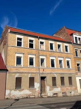 Foto - SANIERUNGSBEDÜRFTIG Mehrfamilienhaus