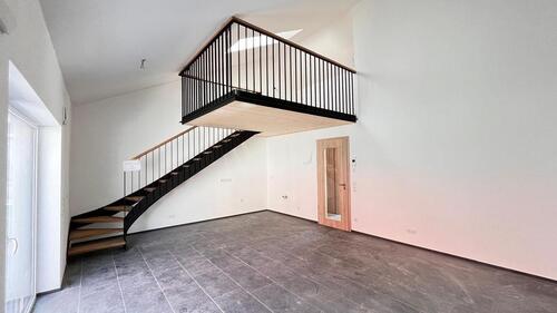 Foto - Moderne 2,5 Zimmerwohnung mit Galerie und Balkon im Herzen der Stadt – Bezug ab 01.05.2026