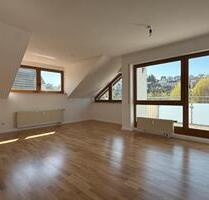 3,5 Zimmer Dachgeschosswohnung in Esslingen Wäldenbronn - Esslingen am Neckar Hegensberg