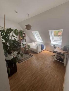 Foto - UNTERMIETE bis 30. APRIL Zwei-Zimmer-Wohnung in Allach