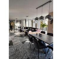 Helle Erdgeschosswohnung mit großem Balkon und Garten - Berkheim