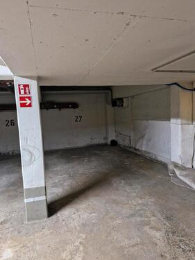 Foto - Tiefgaragenstellplatz - 80,00 EUR Miete,