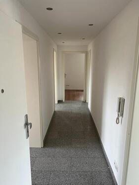Foto - Helle 3-Zimmer-Wohnung (70 m2) nähe Kellerwald zentral sofort fre