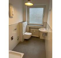 3,5-Zimmer-Wohnung mit gehobener Innenausstattung und Balkon - Oberhausen Biefang