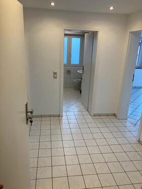 Foto - Neu renovierte 3 Zimmer Wohnung, Balkon, Badewanne