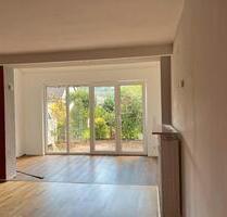 Schöne Wohnung 2ZKB, EG, Erstbezug nach Sanierung - Leiwen