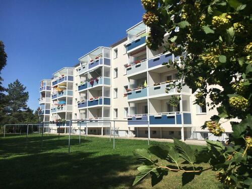 Foto - Auf Sie wartet ein großer Balkon mit Blick ins Grüne!
