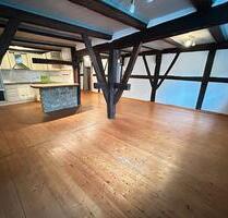 Reizvolle 3-Zimmer-Wohnung mit Balkon in einem historischen Anwesens - Ketschengasse - Coburg