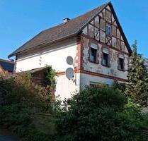 Haus mit Hebebühne - 28.001,00&nbsp;EUR Kaufpreis, ca.&nbsp; 152,00&nbsp;m&sup2; in Lichtenfels (PLZ: 35104)