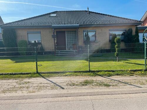 Foto - Einfamilienhaus von Privat - 240.000,00 EUR Kaufpreis,