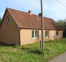 Einfamilienhaus - 60.000,00&nbsp;EUR Kaufpreis, ca.&nbsp; 60,00&nbsp;m&sup2; in Domsühl (PLZ: 19374)