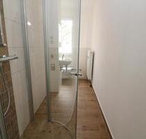 EG-Wohnung mit bodengleicher Dusche u. Balkon...da freuen sich nicht nur die Umzugshelfer! - Freiberg